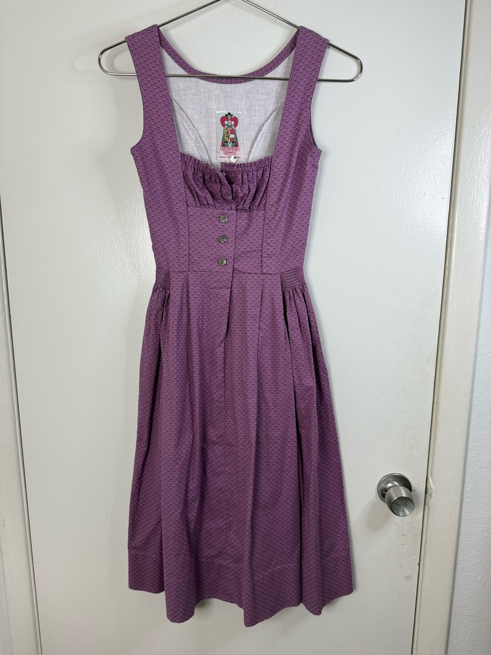 Salzburger Dirndl vintage dress in purple floral style print. 34/XS
